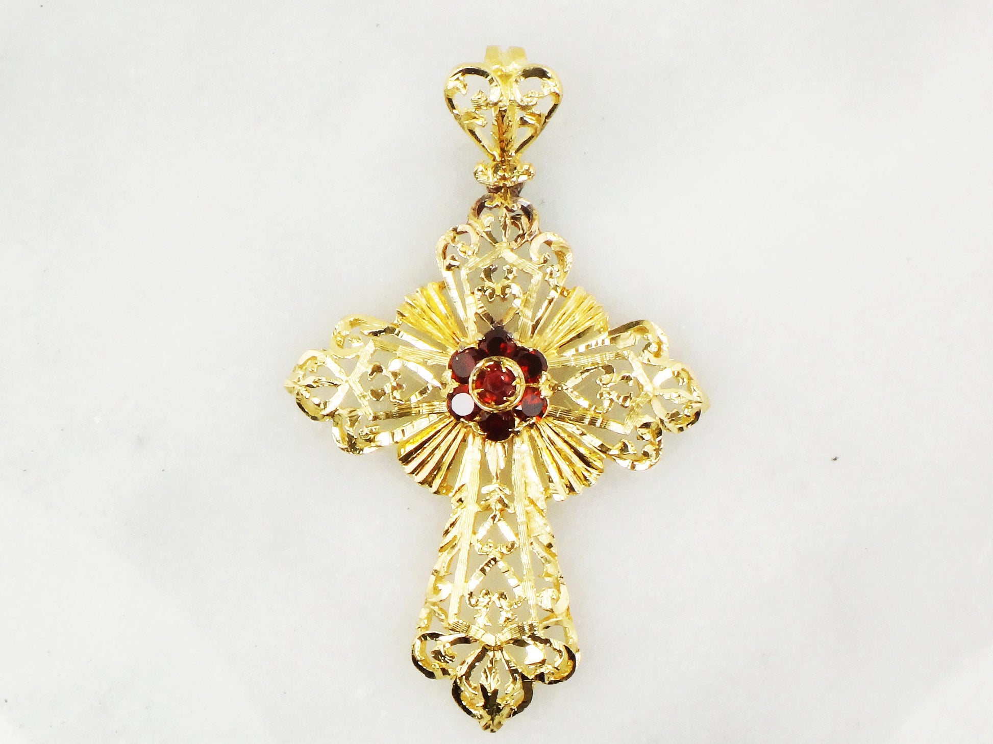 Vintage 18k Yellow Gold Garnet Filigree Cross Pendant
