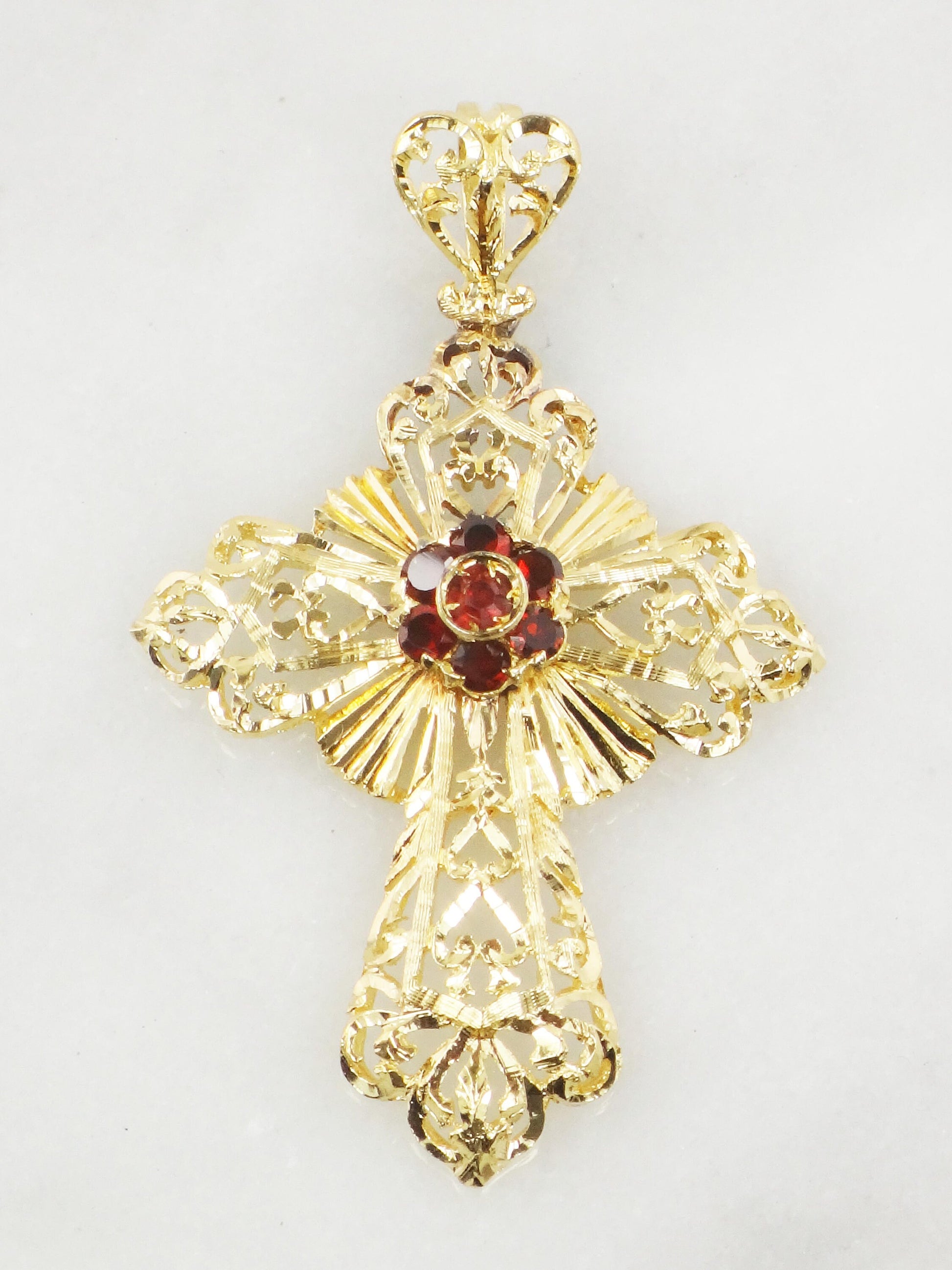 Vintage 18k Yellow Gold Garnet Filigree Cross Pendant