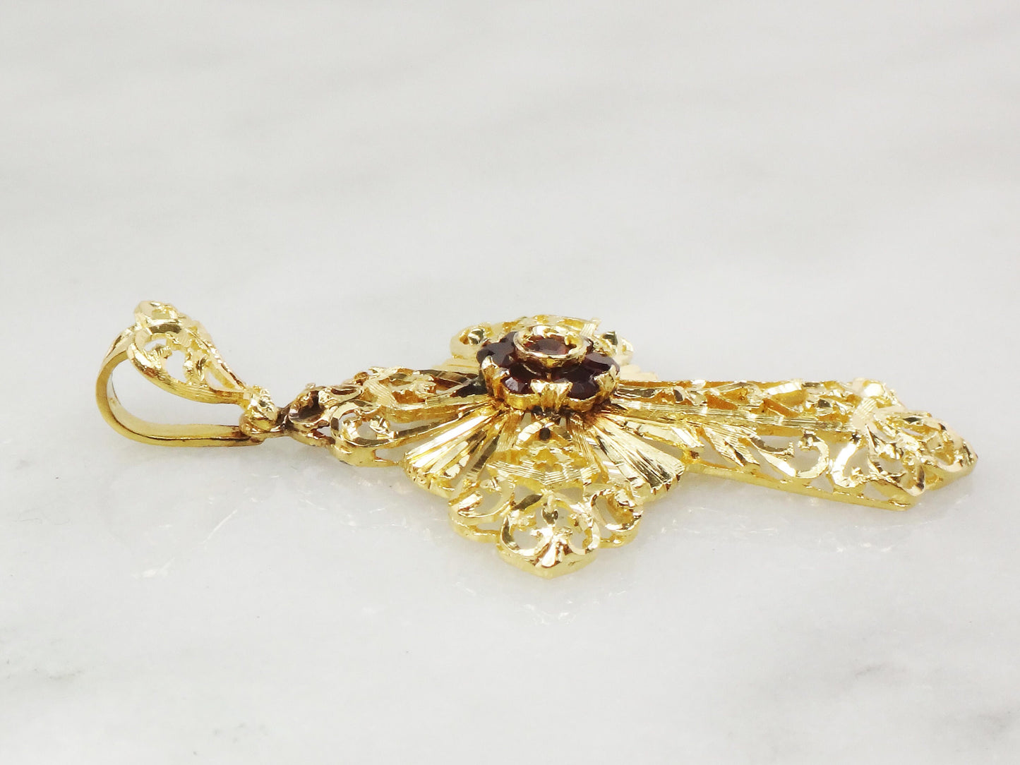 Vintage 18k Yellow Gold Garnet Filigree Cross Pendant