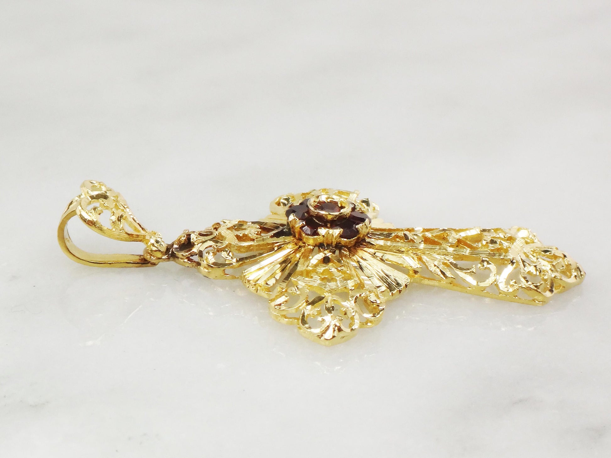 Vintage 18k Yellow Gold Garnet Filigree Cross Pendant