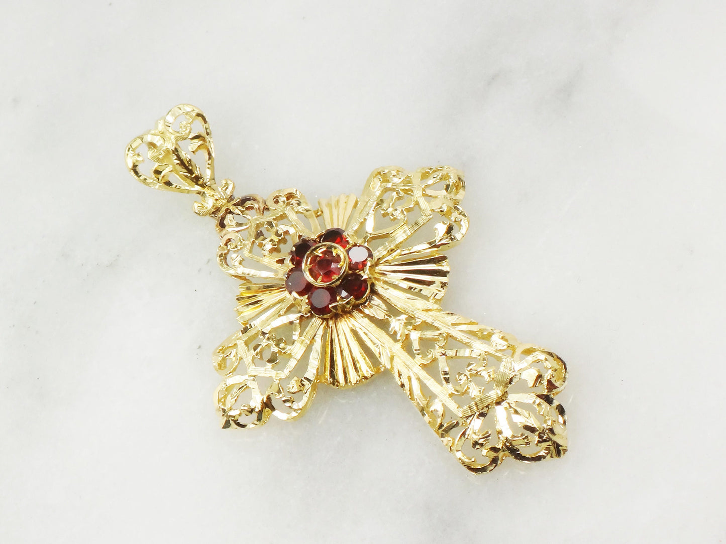 Vintage 18k Yellow Gold Garnet Filigree Cross Pendant