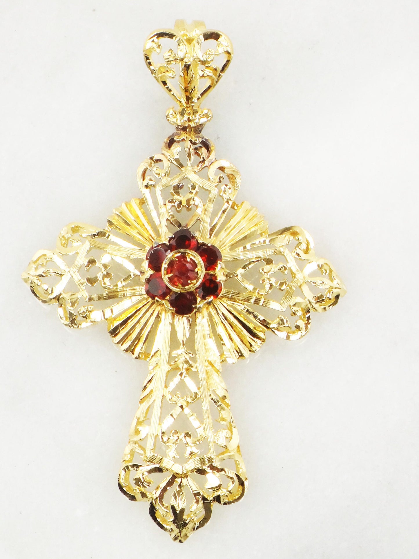 Vintage 18k Yellow Gold Garnet Filigree Cross Pendant
