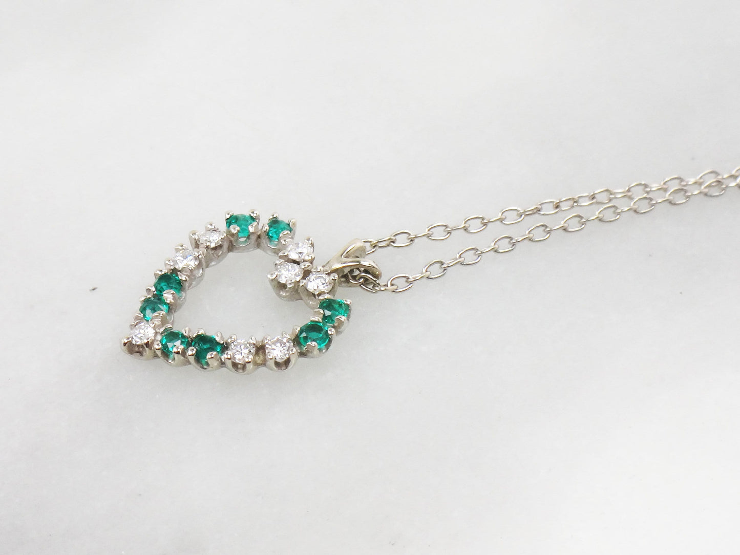 Vintage 14k White Gold Natural Emerald and Diamond Heart Pendant Necklace 16.75"