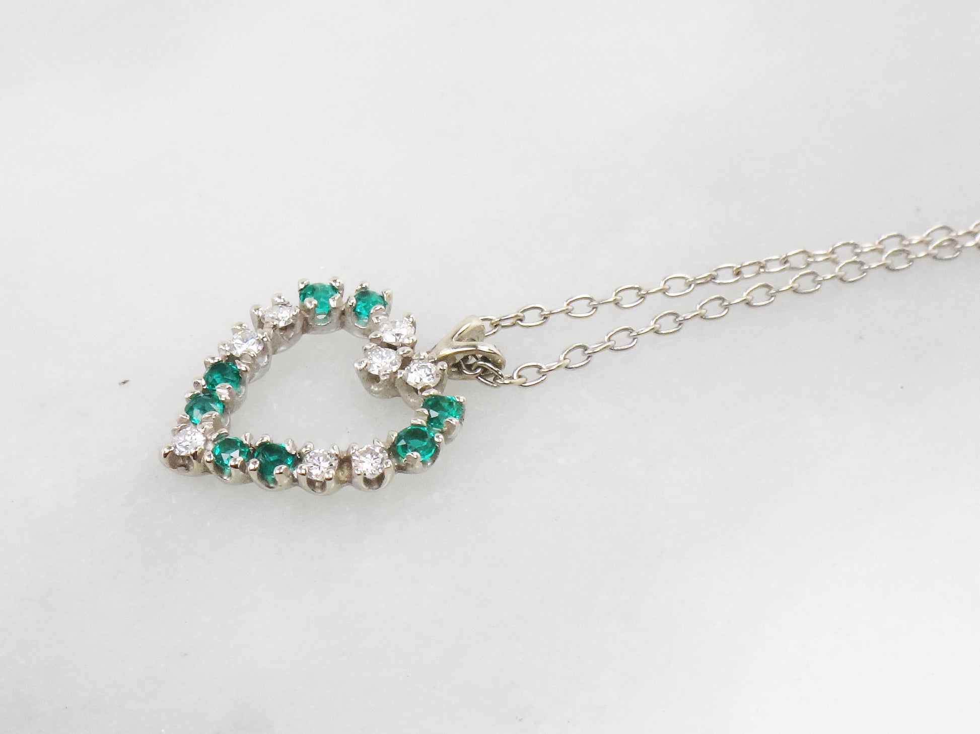 Vintage 14k White Gold Natural Emerald and Diamond Heart Pendant Necklace 16.75"