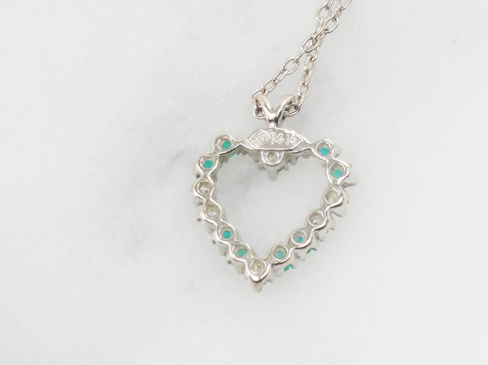 Vintage 14k White Gold Natural Emerald and Diamond Heart Pendant Necklace 16.75"