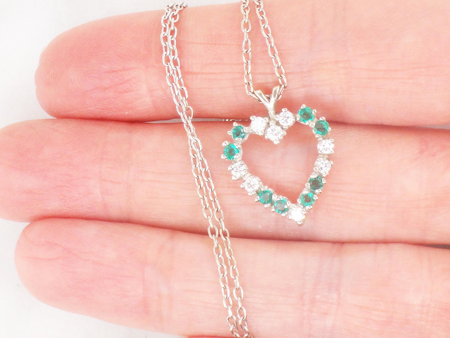 Vintage 14k White Gold Natural Emerald and Diamond Heart Pendant Necklace 16.75"