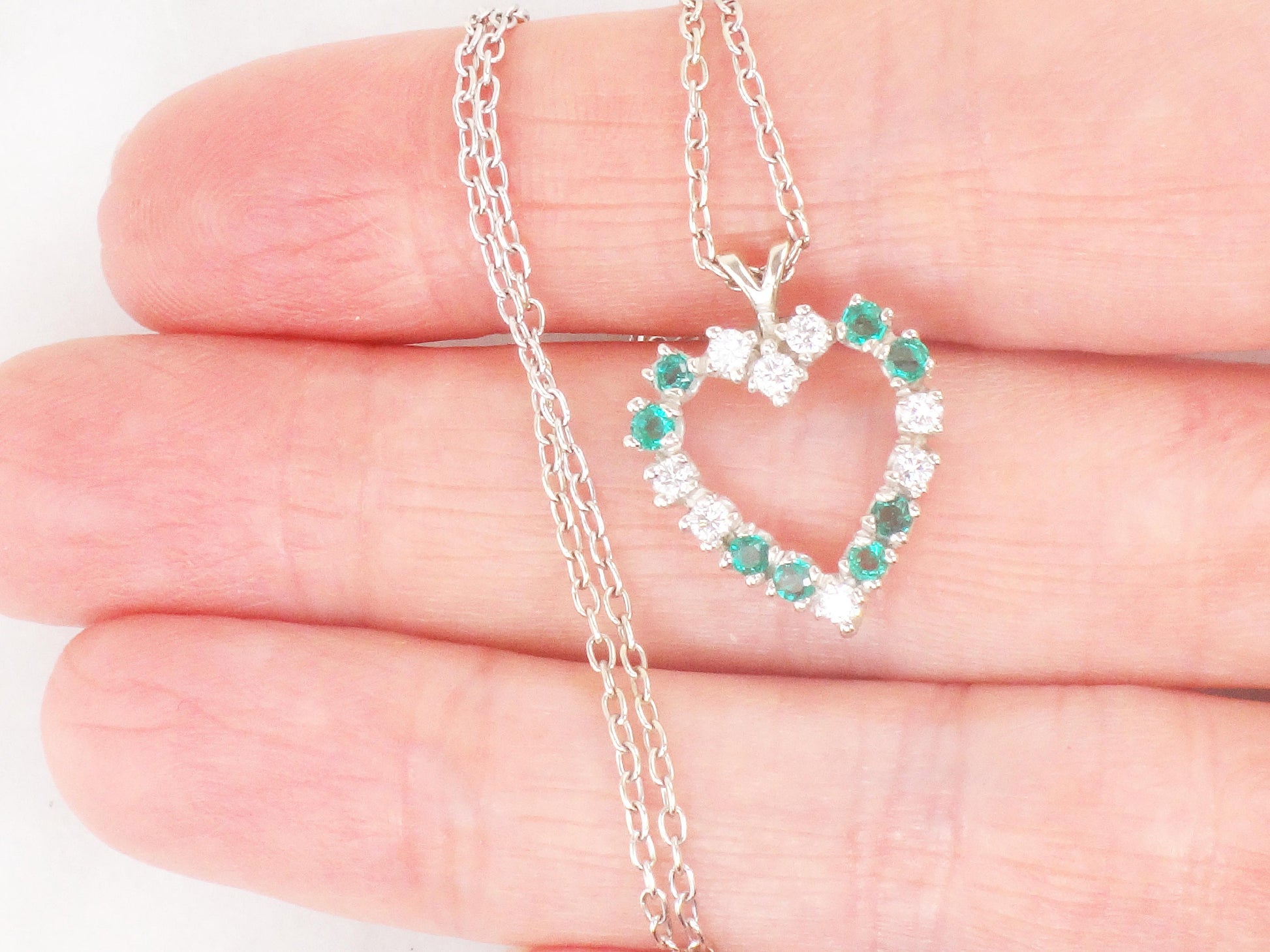 Vintage 14k White Gold Natural Emerald and Diamond Heart Pendant Necklace 16.75"