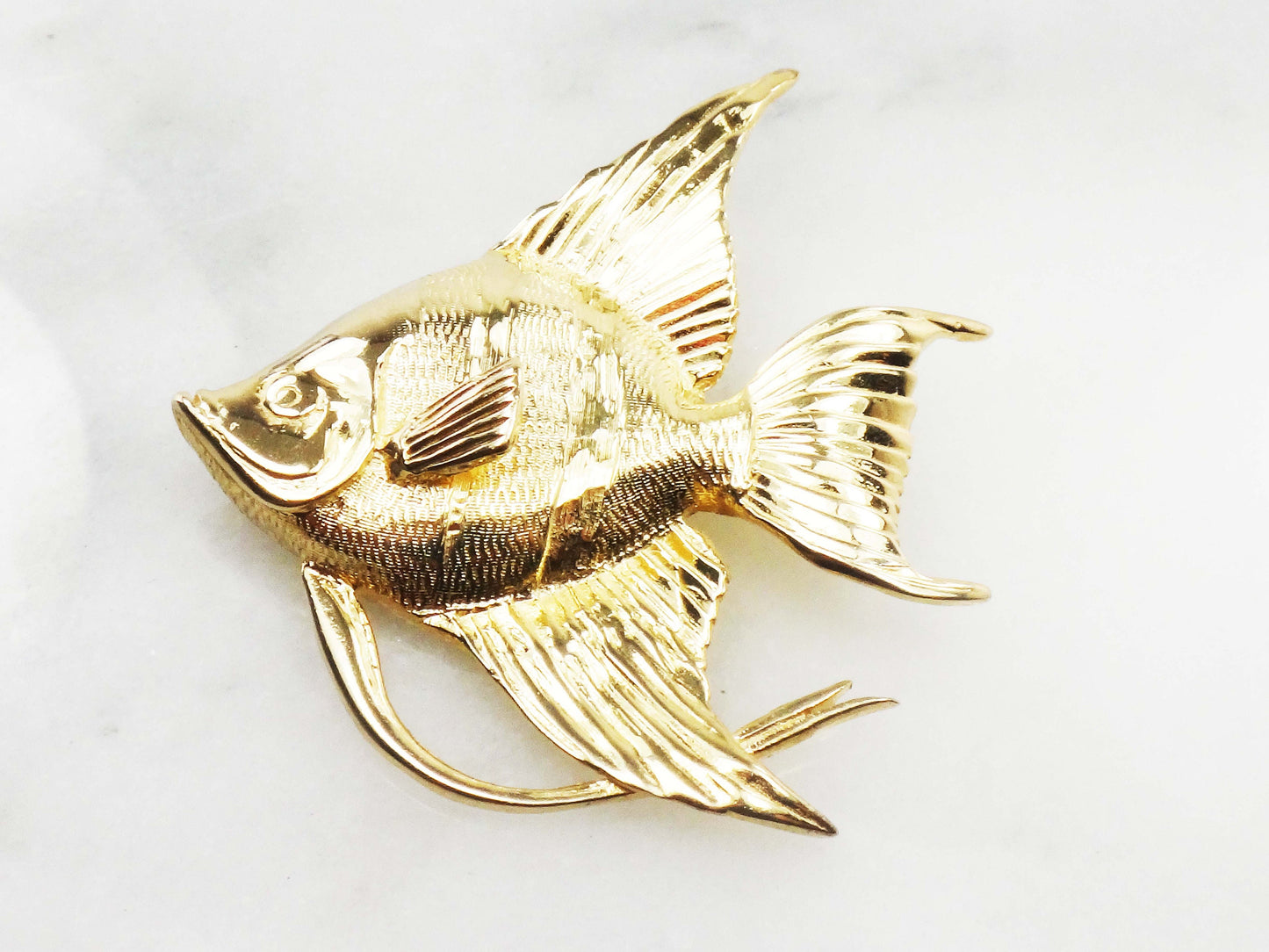 Vintage 14k Yellow Gold Angelfish Pendant: Heavy Nautical Charm