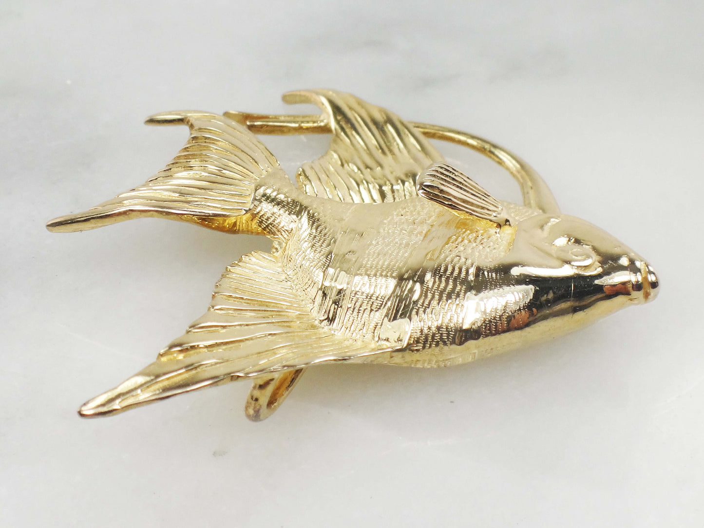 Vintage 14k Yellow Gold Angelfish Pendant: Heavy Nautical Charm