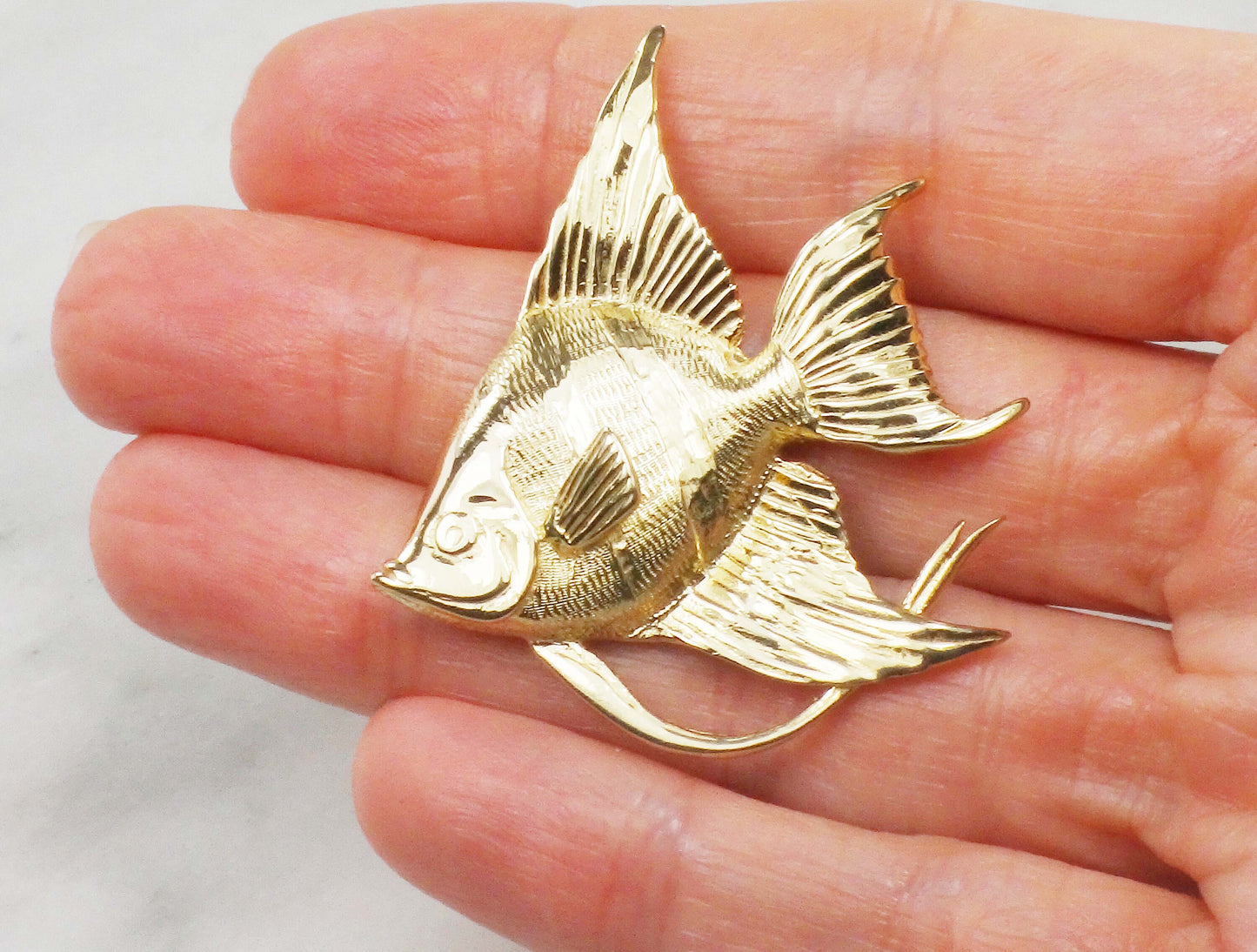 Vintage 14k Yellow Gold Angelfish Pendant: Heavy Nautical Charm
