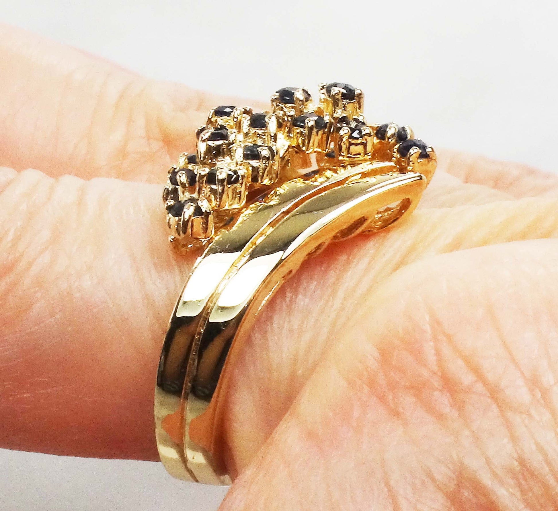 Vintage 14k Yellow Gold Sapphire Cluster Ring - Size 5.75