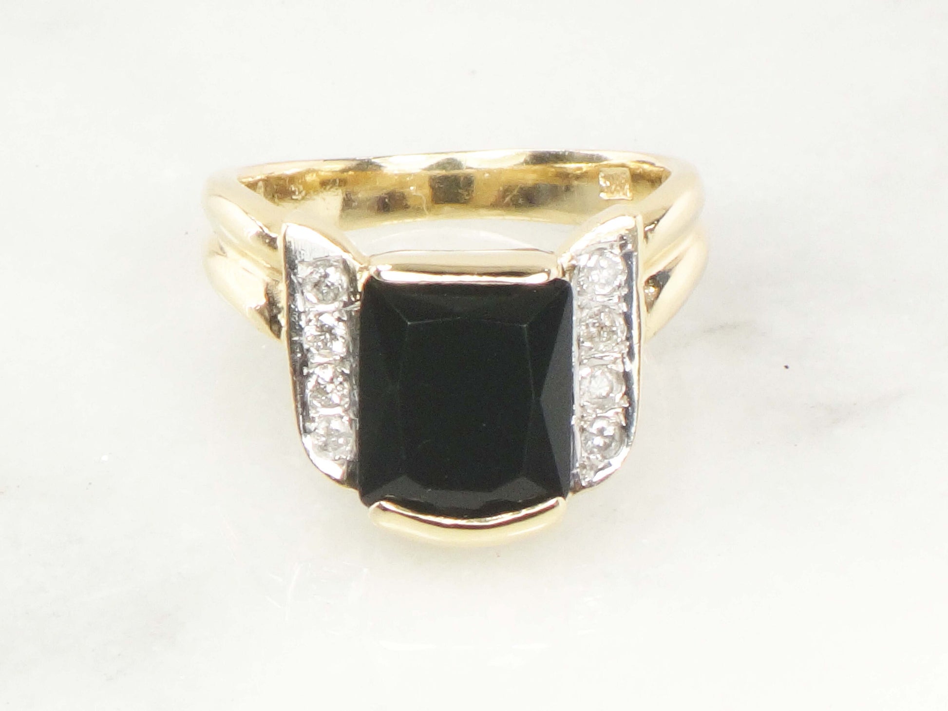 Vintage 14k Yellow Gold Black Onyx Diamond Ring - Size 6.5