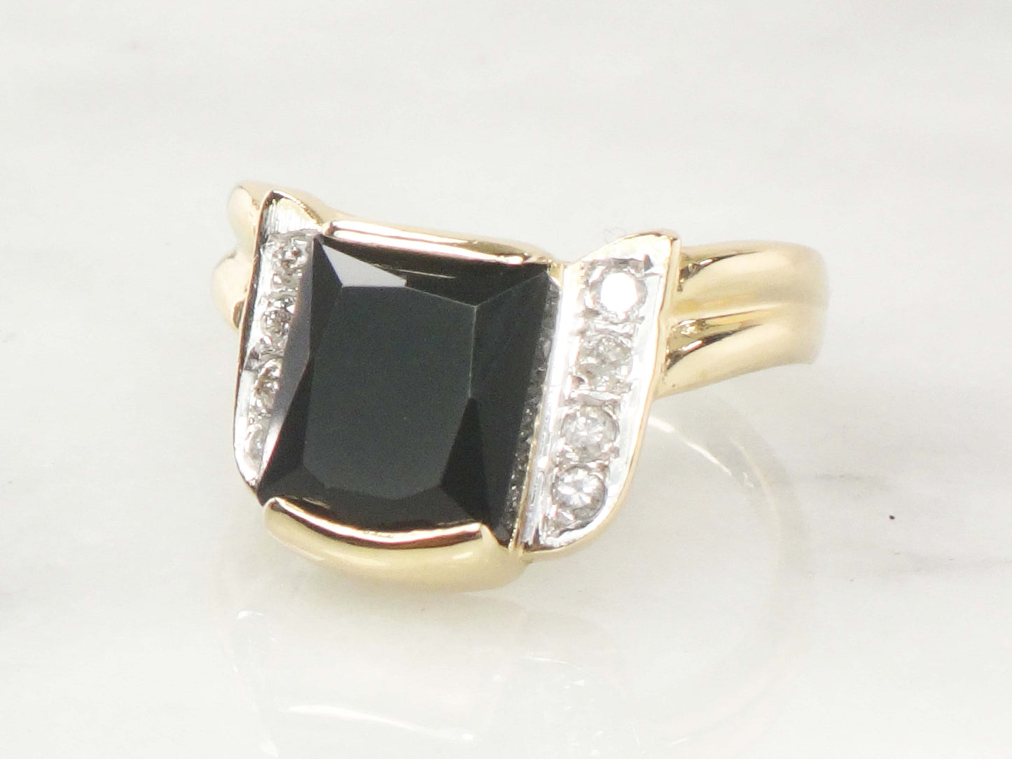 Vintage 14k Yellow Gold Black Onyx Diamond Ring - Size 6.5