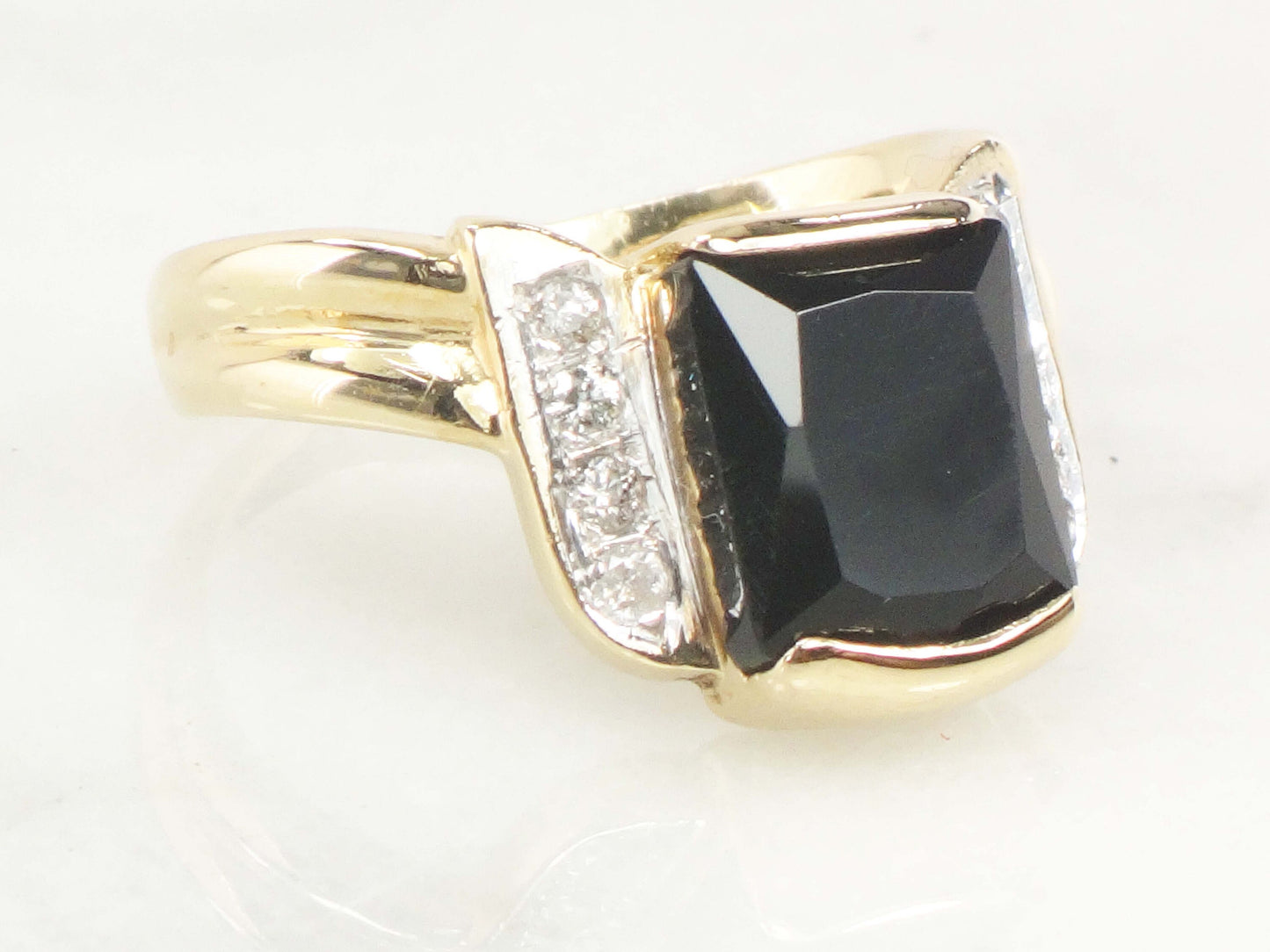 Vintage 14k Yellow Gold Black Onyx Diamond Ring - Size 6.5