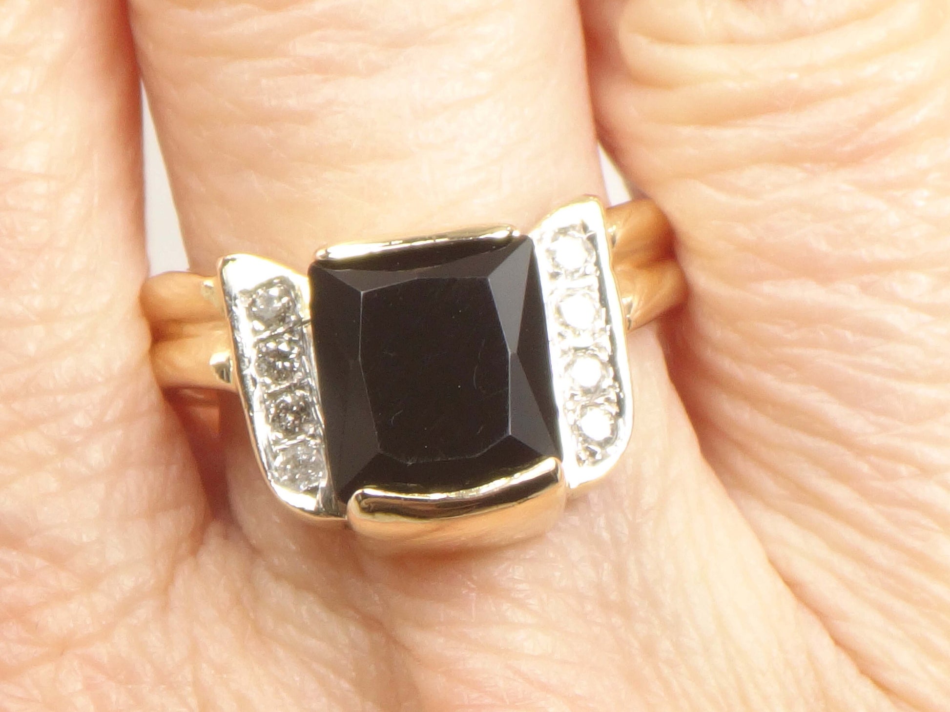 Vintage 14k Yellow Gold Black Onyx Diamond Ring - Size 6.5