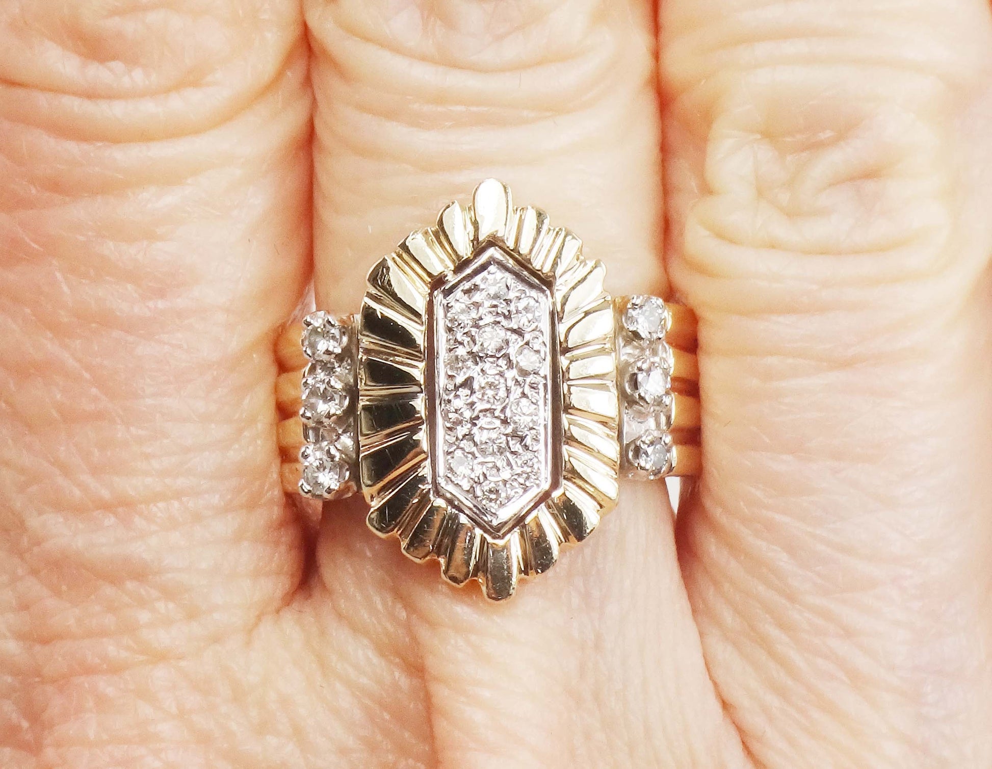 Vintage 14k Yellow Gold Pave Natural Diamond Cluster Ring Approx .30 CTS TDW Size 5.5