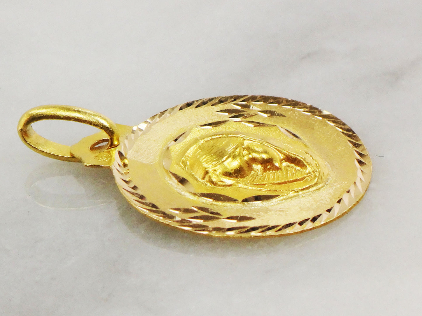 Vintage 18k Yellow Gold Virgin Mary Medal - Religious Charm