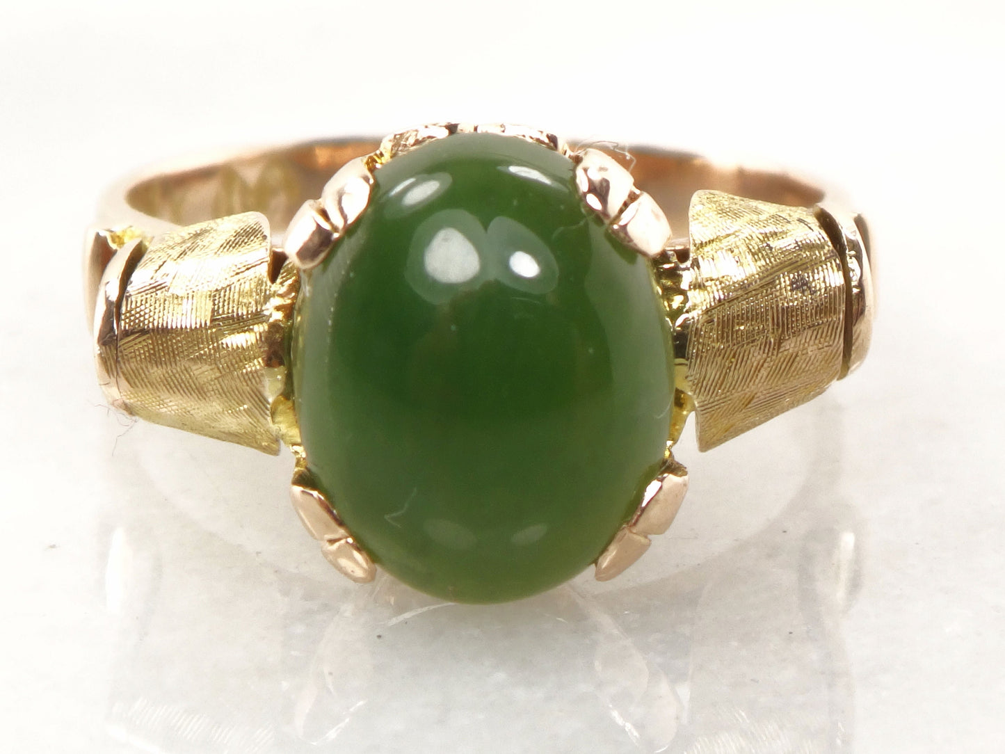 Vintage 14k Yellow Gold Chrysoprase Cabochon Ring - Size 5.5