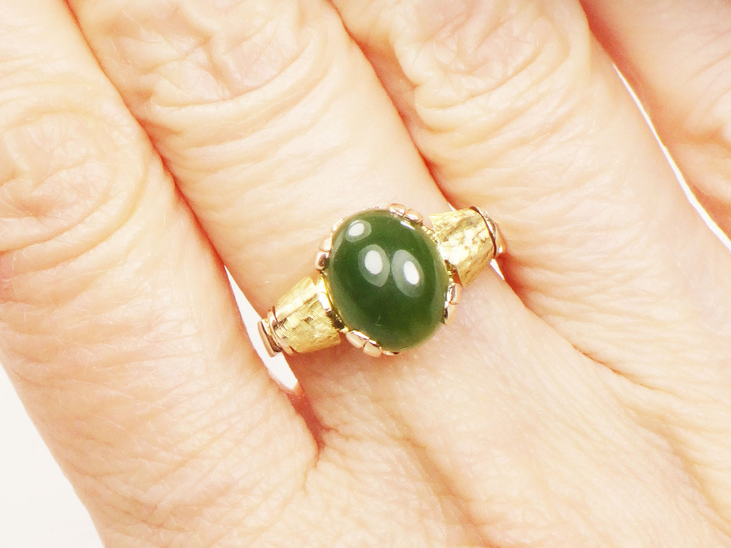 Vintage 14k Yellow Gold Chrysoprase Cabochon Ring - Size 5.5