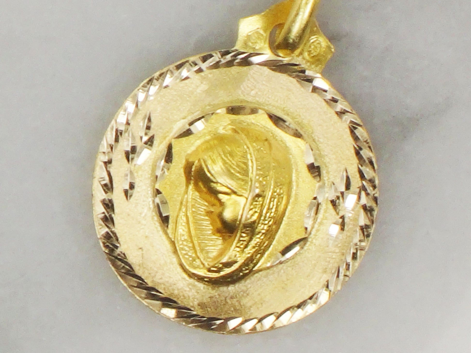 Vintage 18k Yellow Gold Virgin Mary Medal - Religious Charm