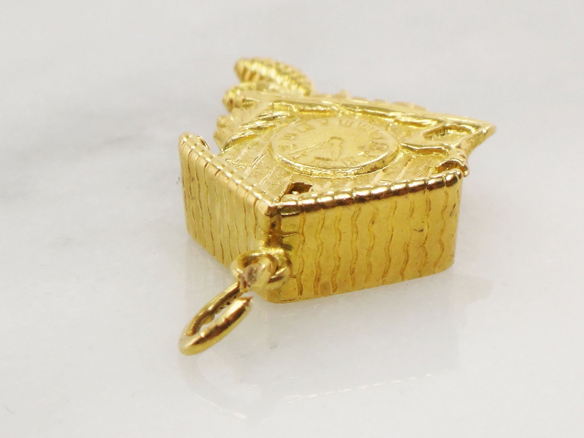 Vintage 18k Yellow Gold Cuckoo Clock Charm Pendant, Moving Clock Charm, Bavaria Germany Travel Charm