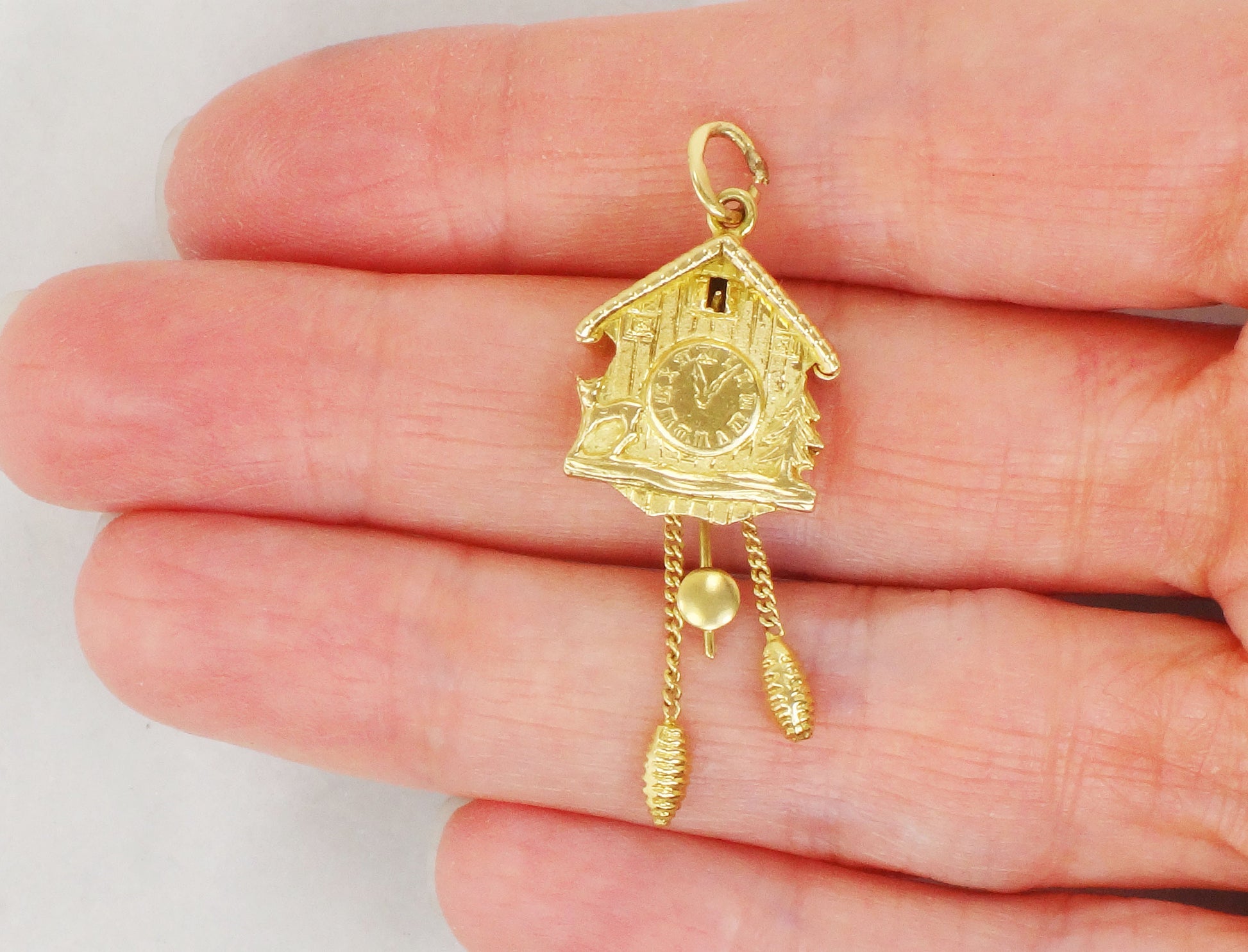 Vintage 18k Yellow Gold Cuckoo Clock Charm Pendant, Moving Clock Charm, Bavaria Germany Travel Charm