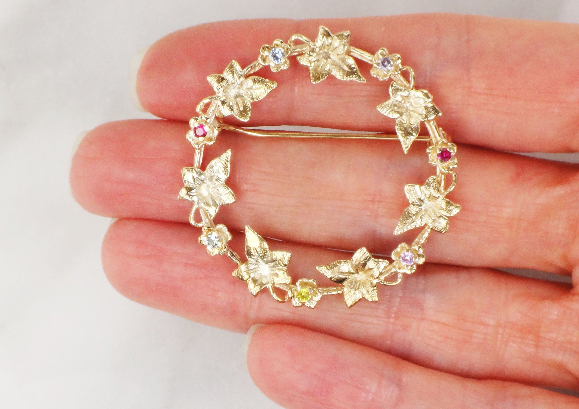 Vintage 10k Gold Ivy Wreath Pin - Jeweled Yellow Gold Circle Pin - Circa 1970's with Victorian Style