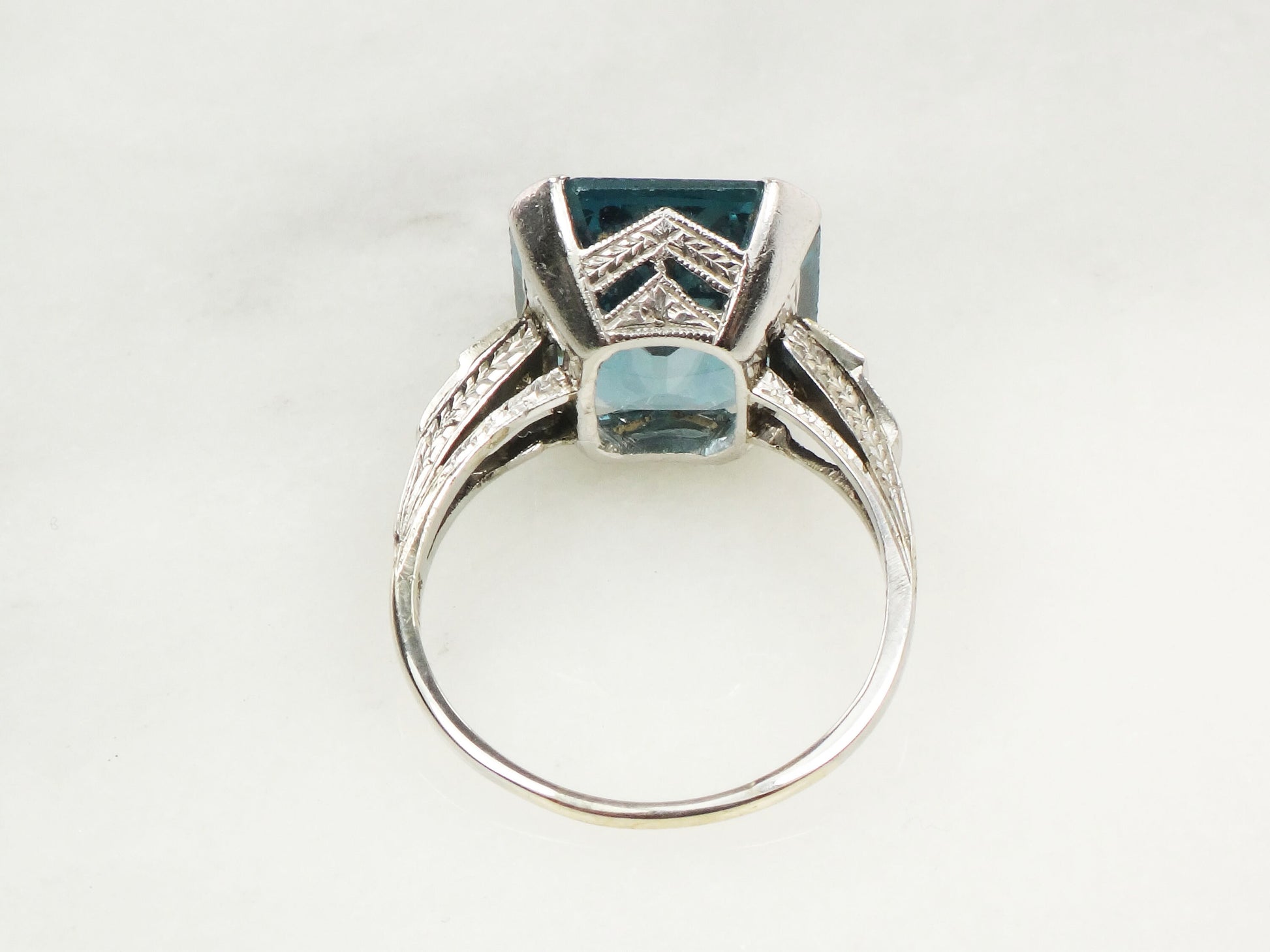Vintage Art Deco 18k White Gold Blue Spinel and Diamond Ring, Blue December Birthstone Size 6.75