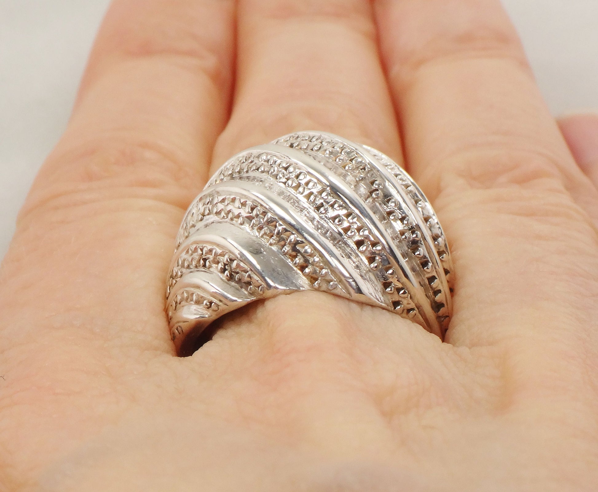 Vintage 950 Silver Ribbed Dome Ring - Wave Design, Size 6 1/4