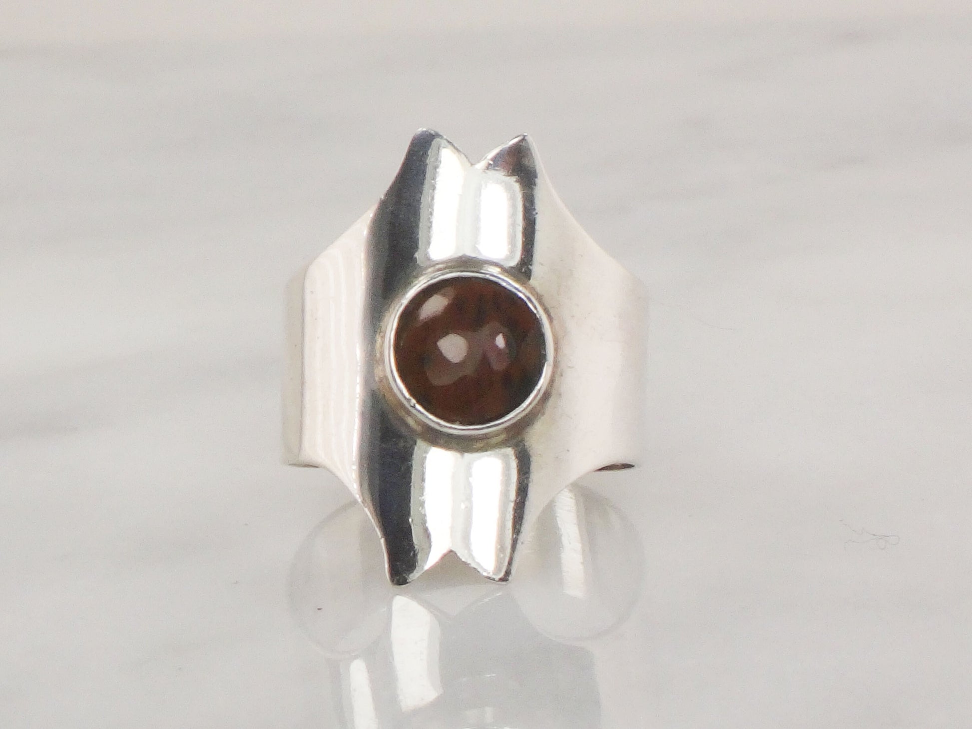 Modernist Wide Silver Brown Stone Ring Spiny Oyster ? 950 Silver Ring Size 9 1/2