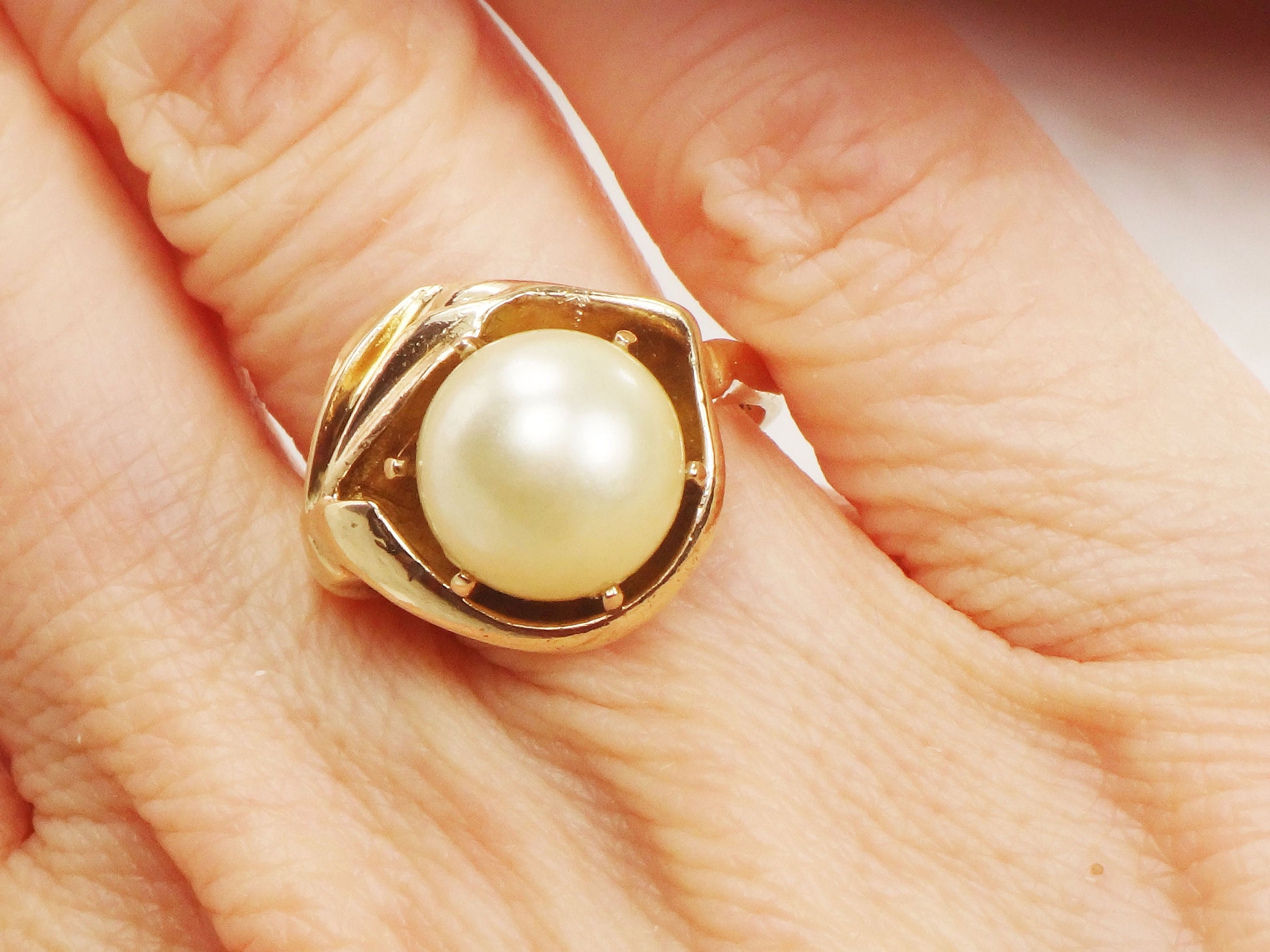 Vintage Yellow Gold Cultured Pearl Ring: Floral Bridal Jewelry, 9.8 MM, Size 5