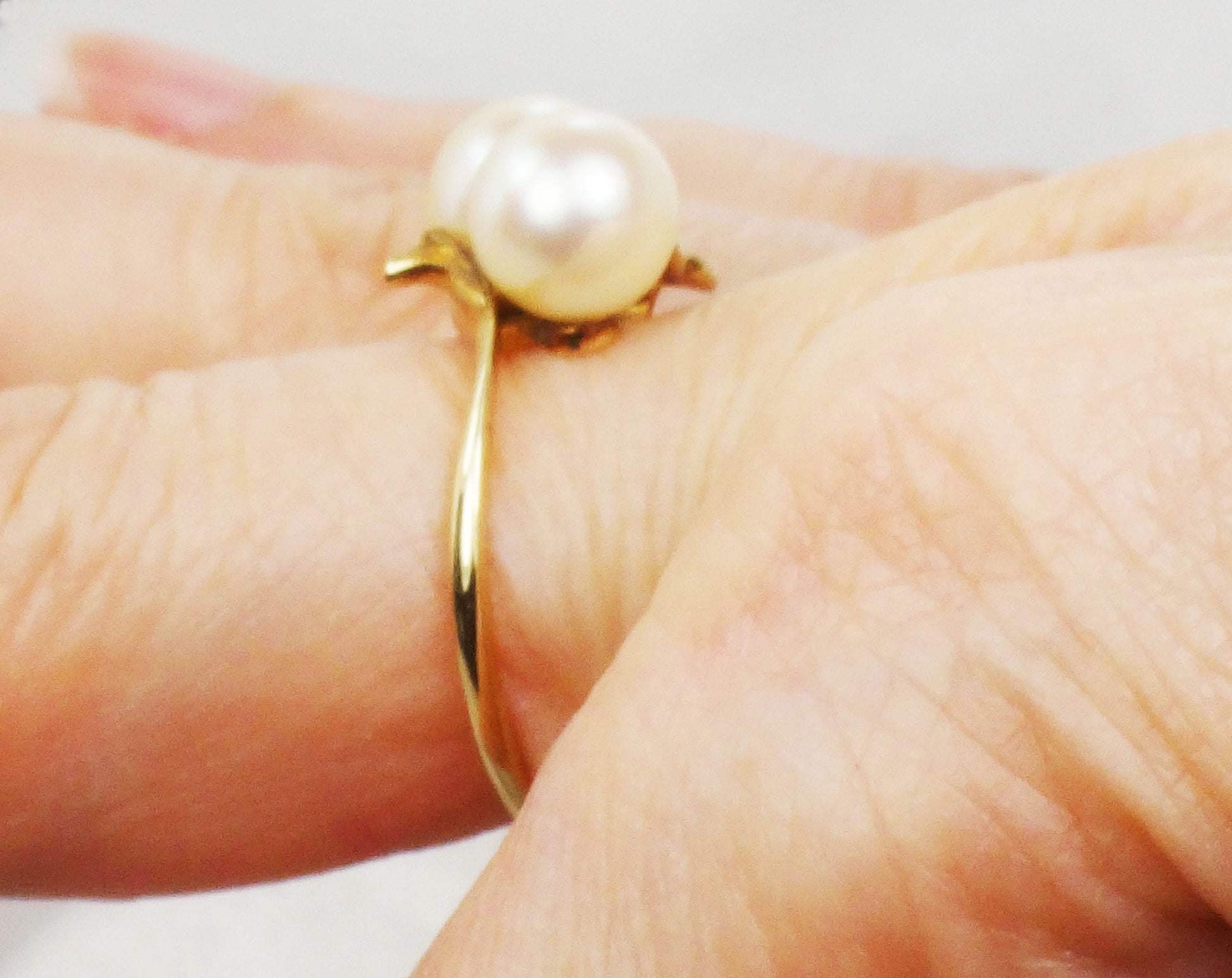 Vintage Mikimoto 14k Yellow Gold Pearl Ring - 7.5 MM Cultured Pearl Crossover Ring - Double Pearl Ring Size 6.25
