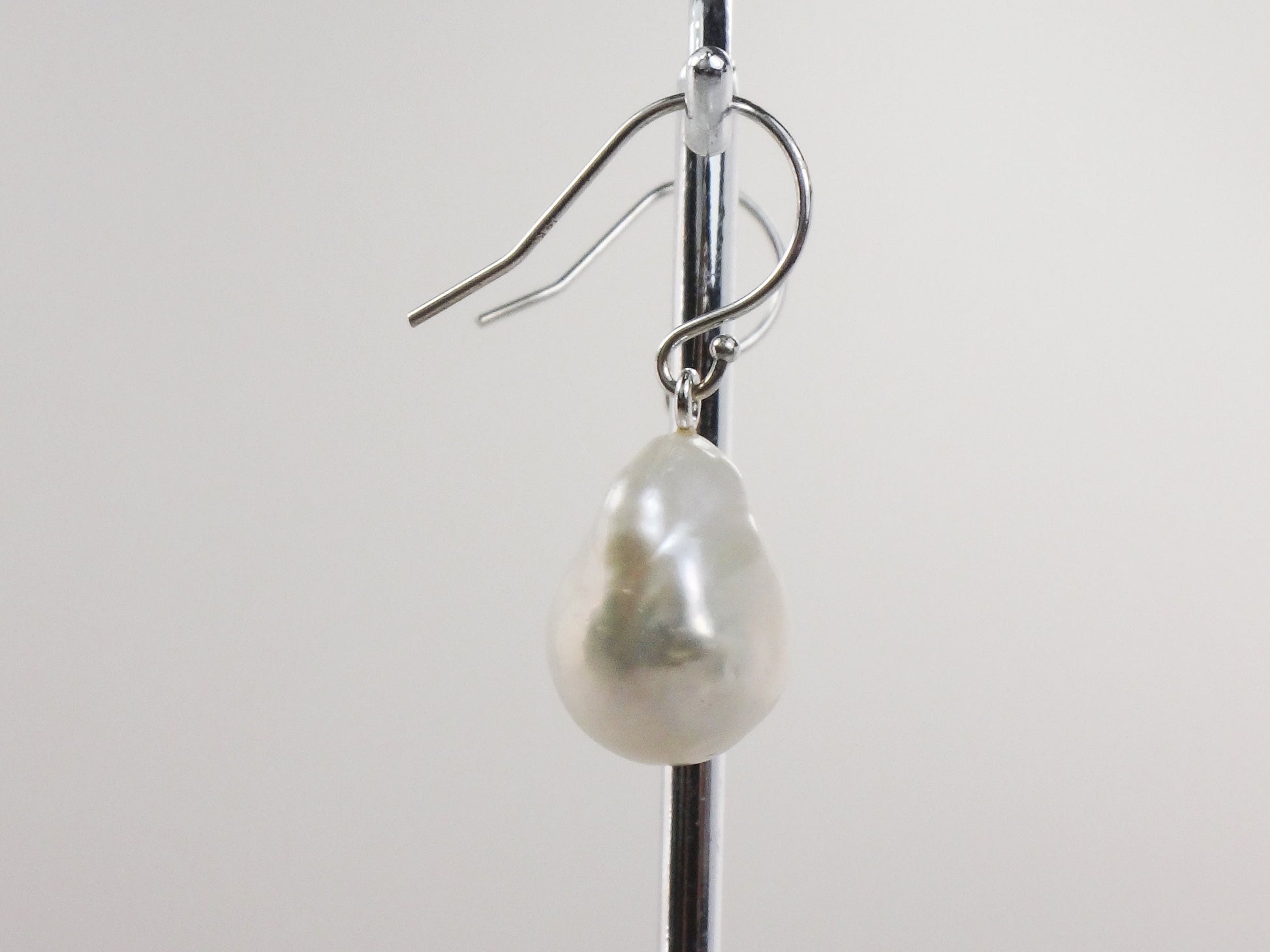 Vintage Large Pearl Dangle Earrings 14k Gold Freshwater Baroque Pearls Earrings Bridal Earrings White Gold Pearl Earrings with Ear Wires