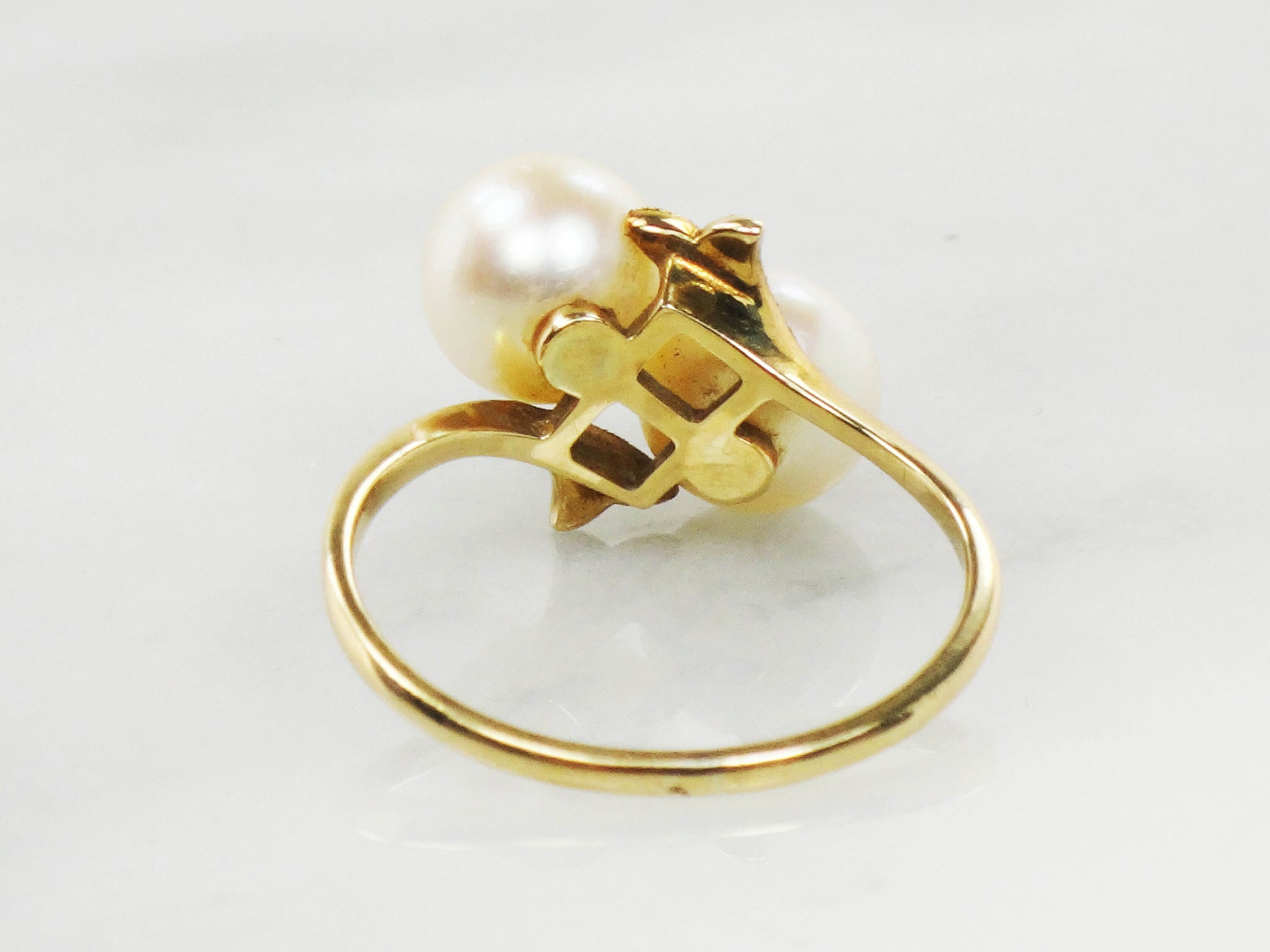 Vintage Mikimoto 14k Yellow Gold Pearl Ring - 7.5 MM Cultured Pearl Crossover Ring - Double Pearl Ring Size 6.25