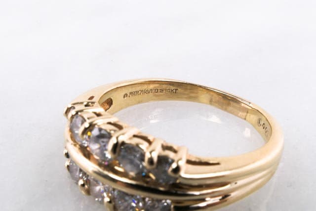 Vintage ArtCarved Diamond Wedding Band: 14k Yellow Gold Ring, 1 Carat, Size 7.75