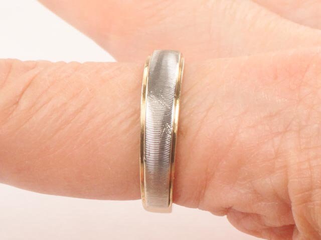 Vintage 14k Two-Tone Gold Wedding Band Ring - 1970s Size 8.75