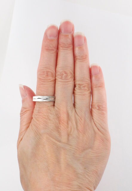 Vintage 18k White Gold Wedding Band Size 10.5 Circa 1970's