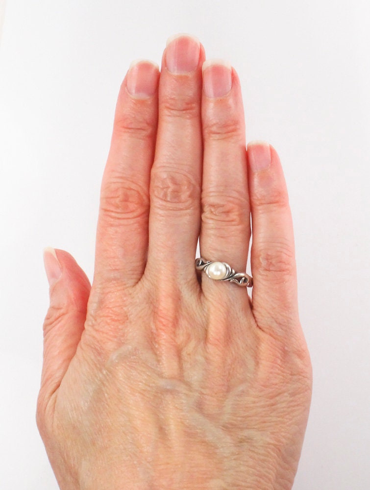 Vintage Kabana Sterling Silver White Pearl Ring June Birthstone Ring Size 5.5