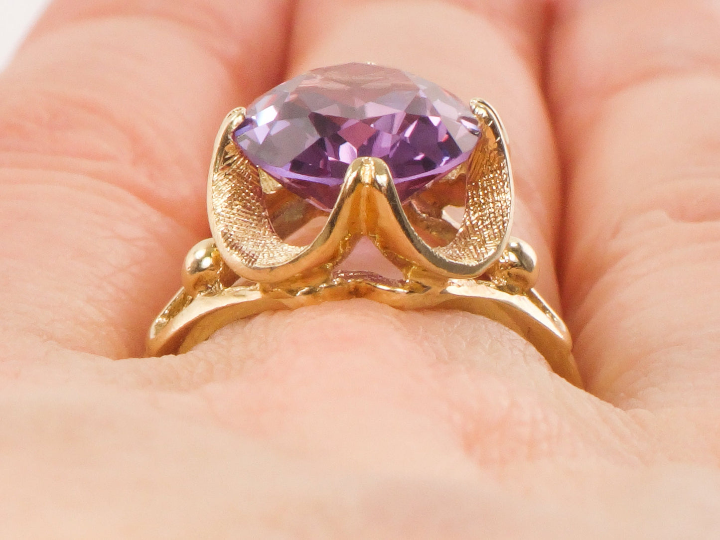 Vintage 14k Yellow Gold Oval Cut Purple Sapphire Ring