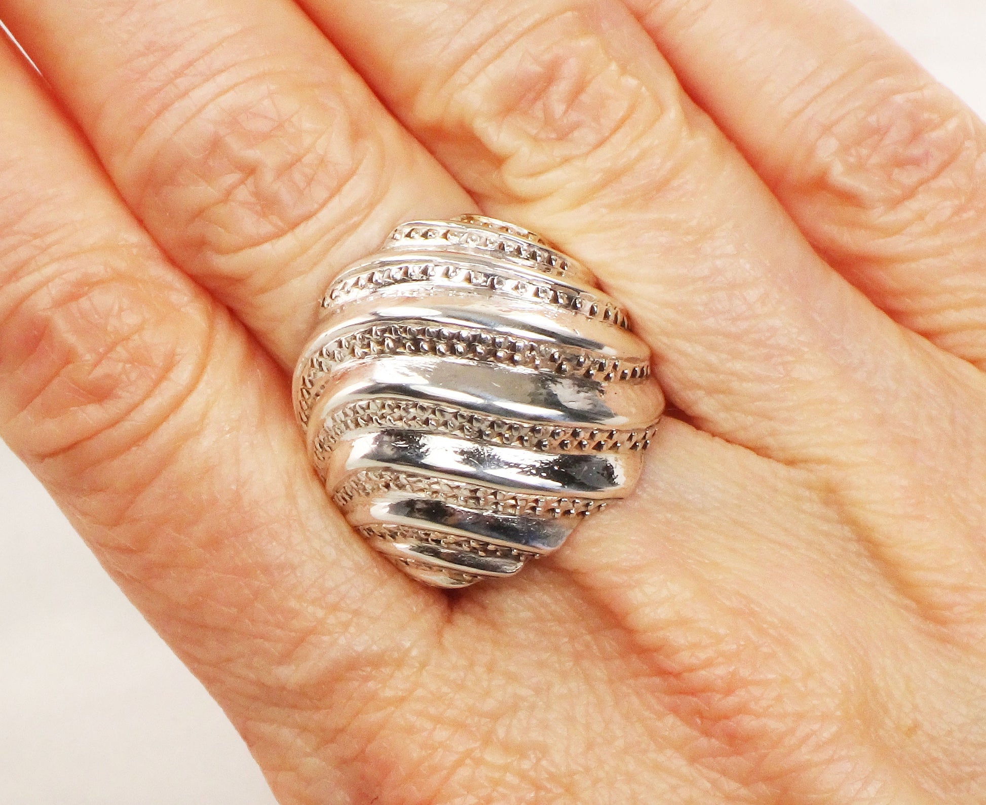 Vintage 950 Silver Ribbed Dome Ring - Wave Design, Size 6 1/4