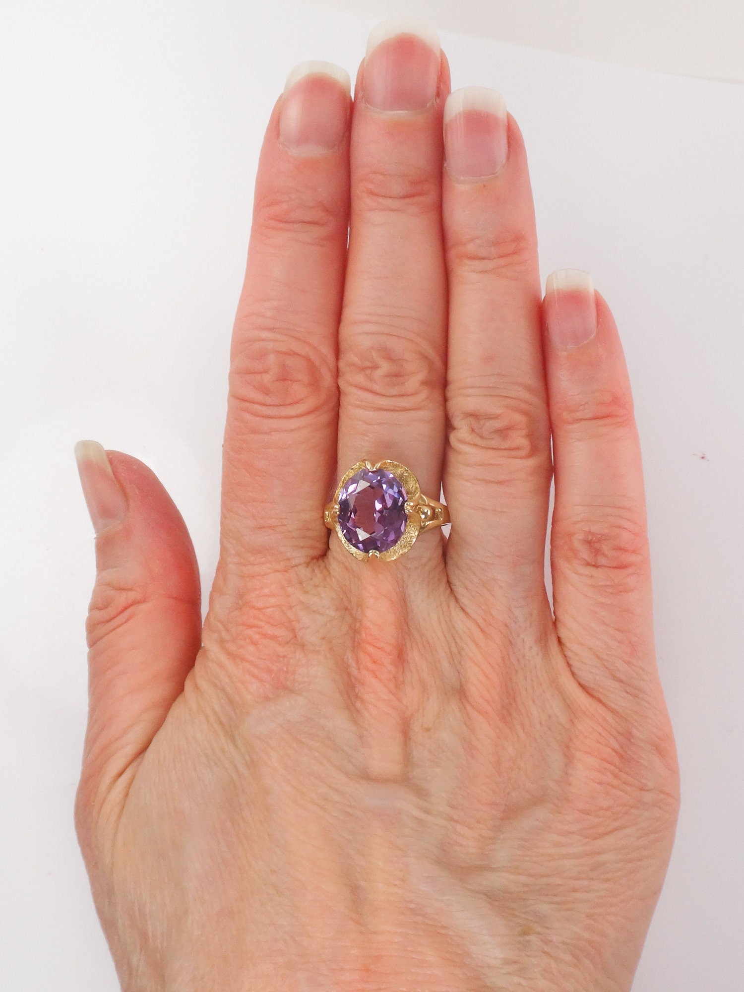 Vintage 14k Yellow Gold Oval Cut Purple Sapphire Ring