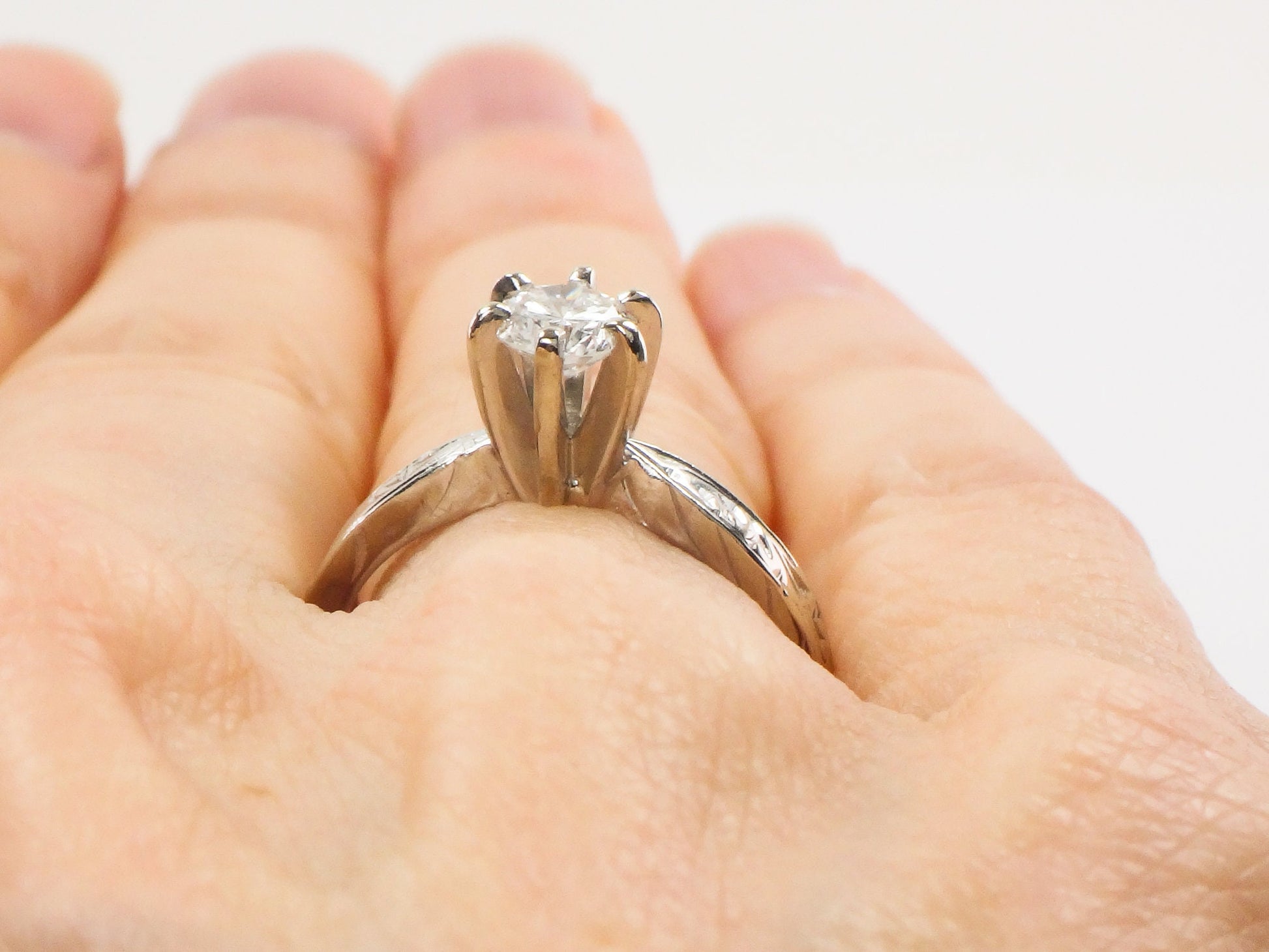 Vintage 14k White Gold Diamond Solitaire Engagement Ring (0.5 CT)