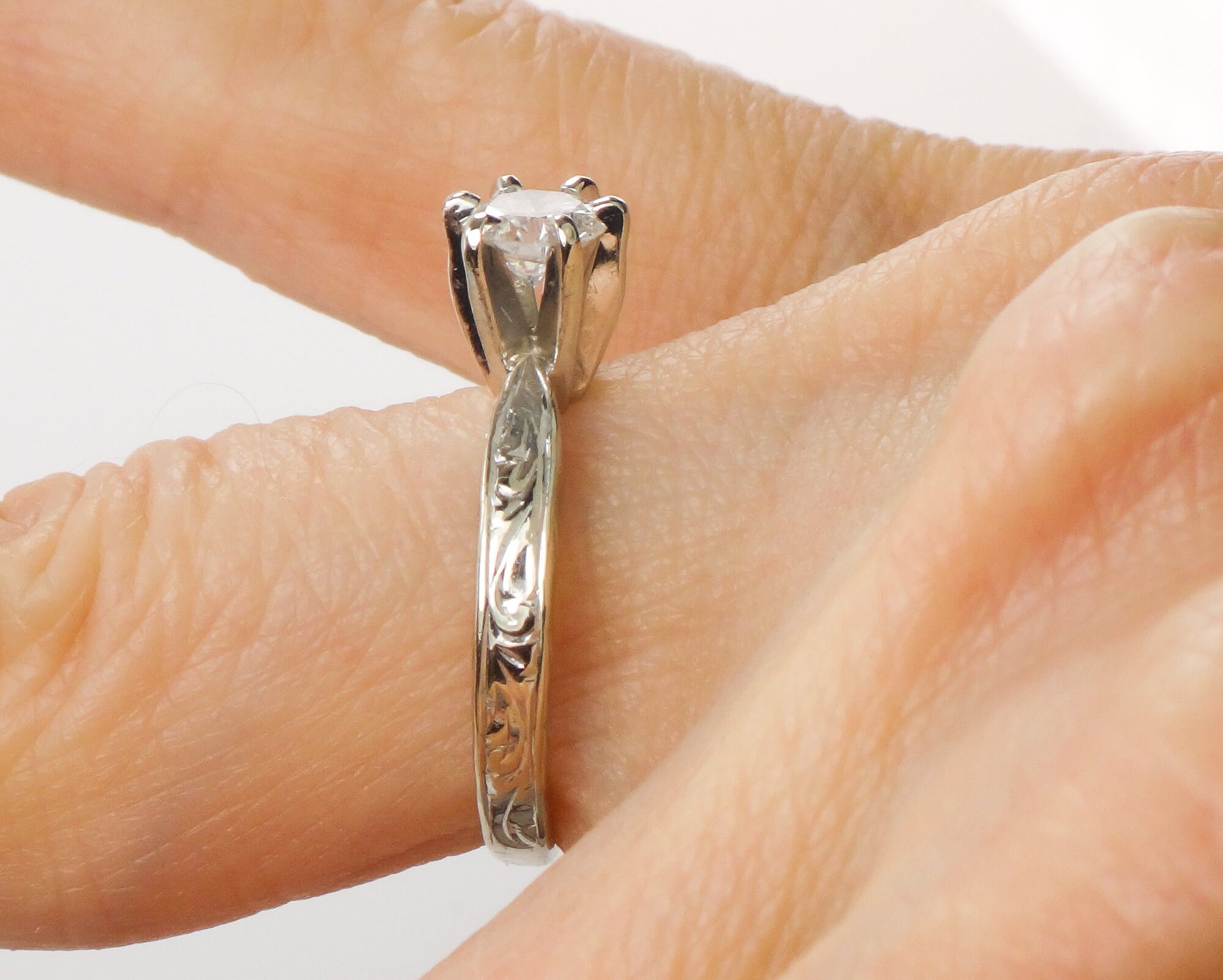 Vintage 14k White Gold Diamond Solitaire Engagement Ring (0.5 CT)