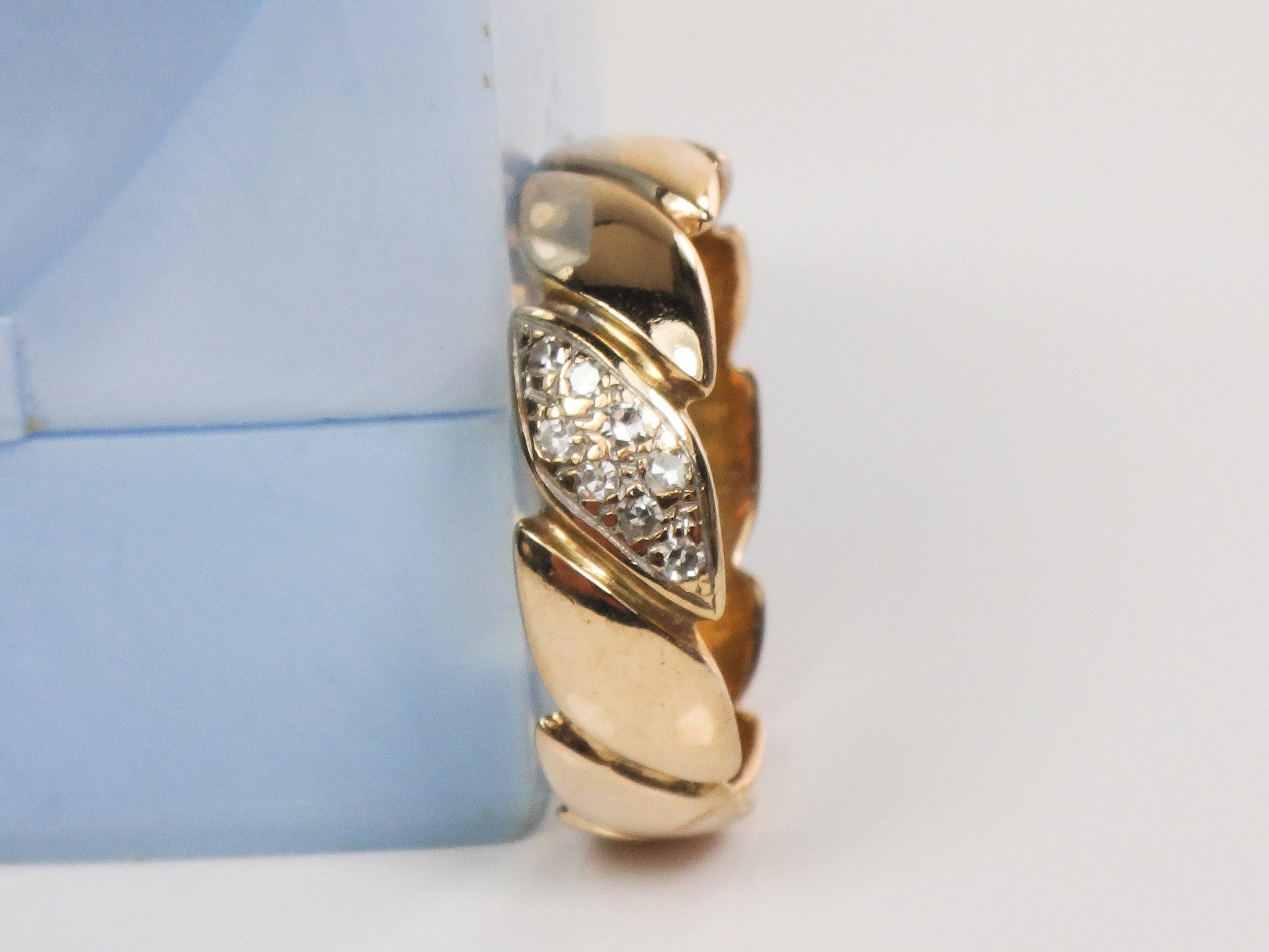 Vintage 14k Yellow Gold Natural Diamond Wedding Ring Unisex Size 9 Wedding Band
