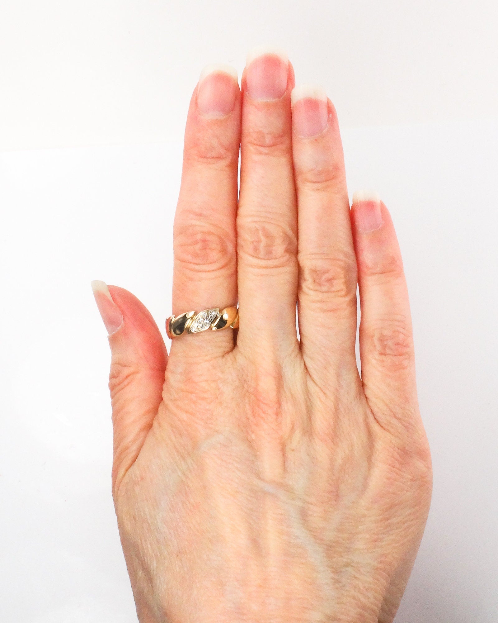 Vintage 14k Yellow Gold Natural Diamond Wedding Ring Unisex Size 9 Wedding Band
