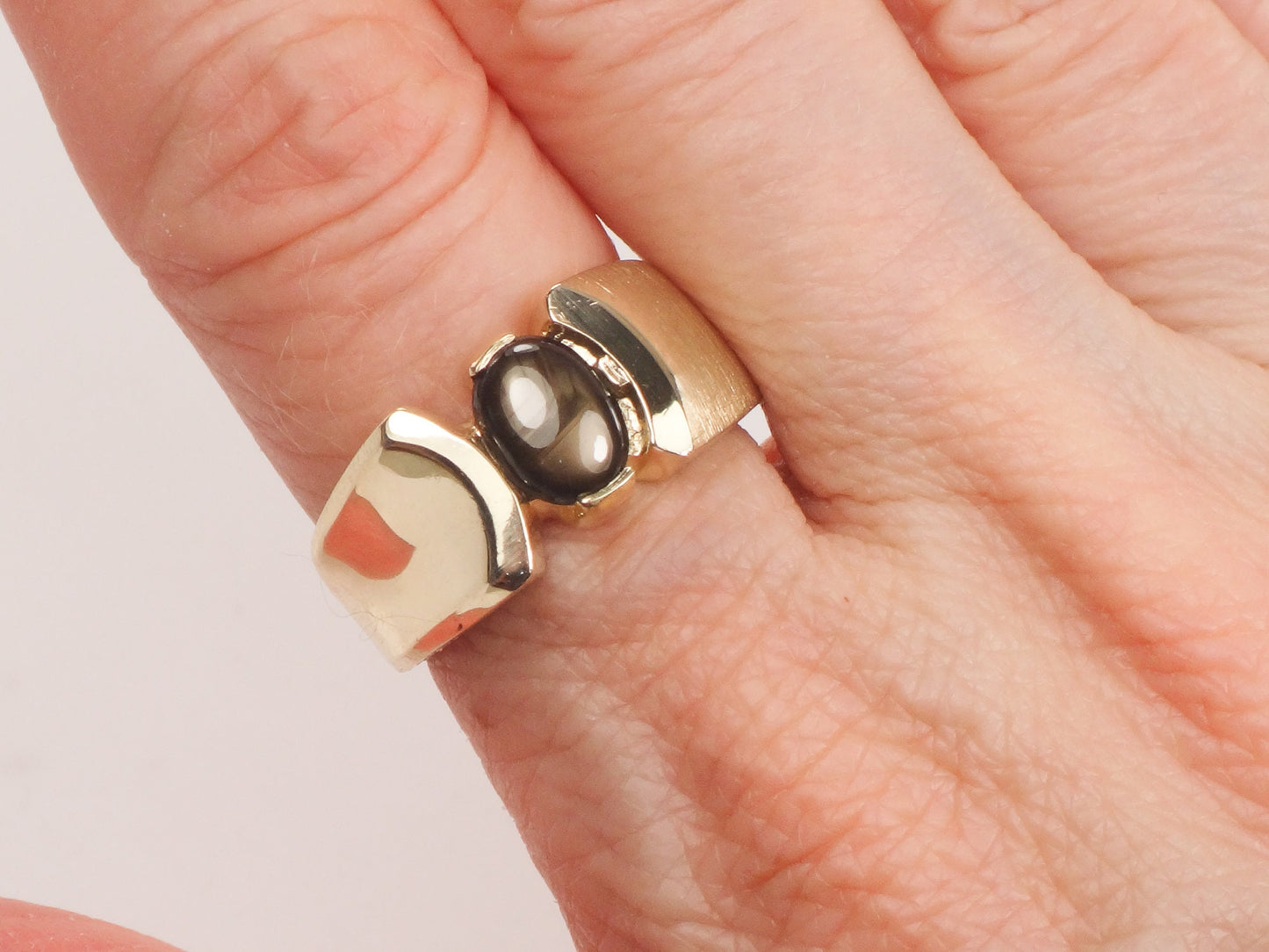 Vintage 14k Yellow Gold Natural Black Star Sapphire Ring Unisex Ring Size 6.75