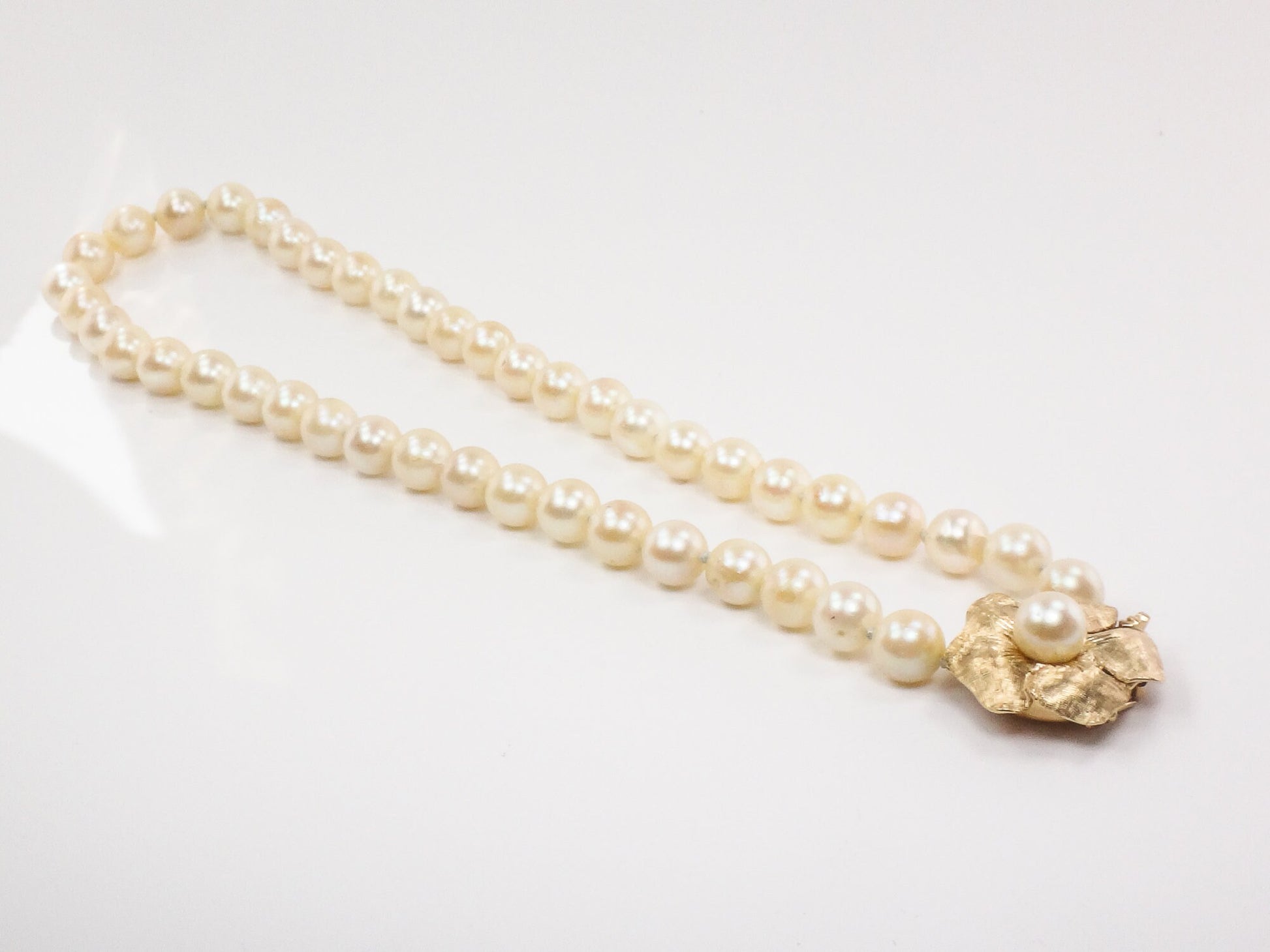 Vintage 14k Gold Cultured Pearl Strand 7.8 - 8.5 mm Pearl Choker with Floral Clasp Bridal Necklace 16 3/8"