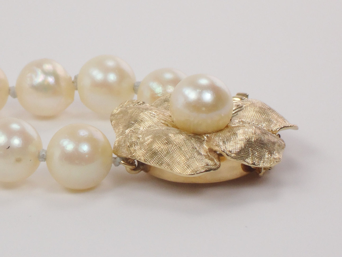 Vintage 14k Gold Cultured Pearl Strand 7.8 - 8.5 mm Pearl Choker with Floral Clasp Bridal Necklace 16 3/8"