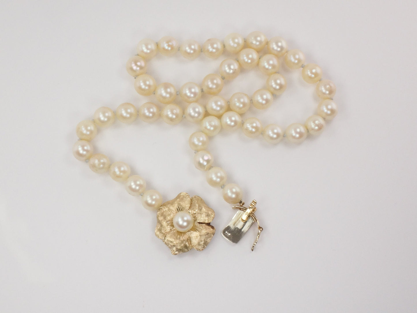 Vintage 14k Gold Cultured Pearl Strand 7.8 - 8.5 mm Pearl Choker with Floral Clasp Bridal Necklace 16 3/8"
