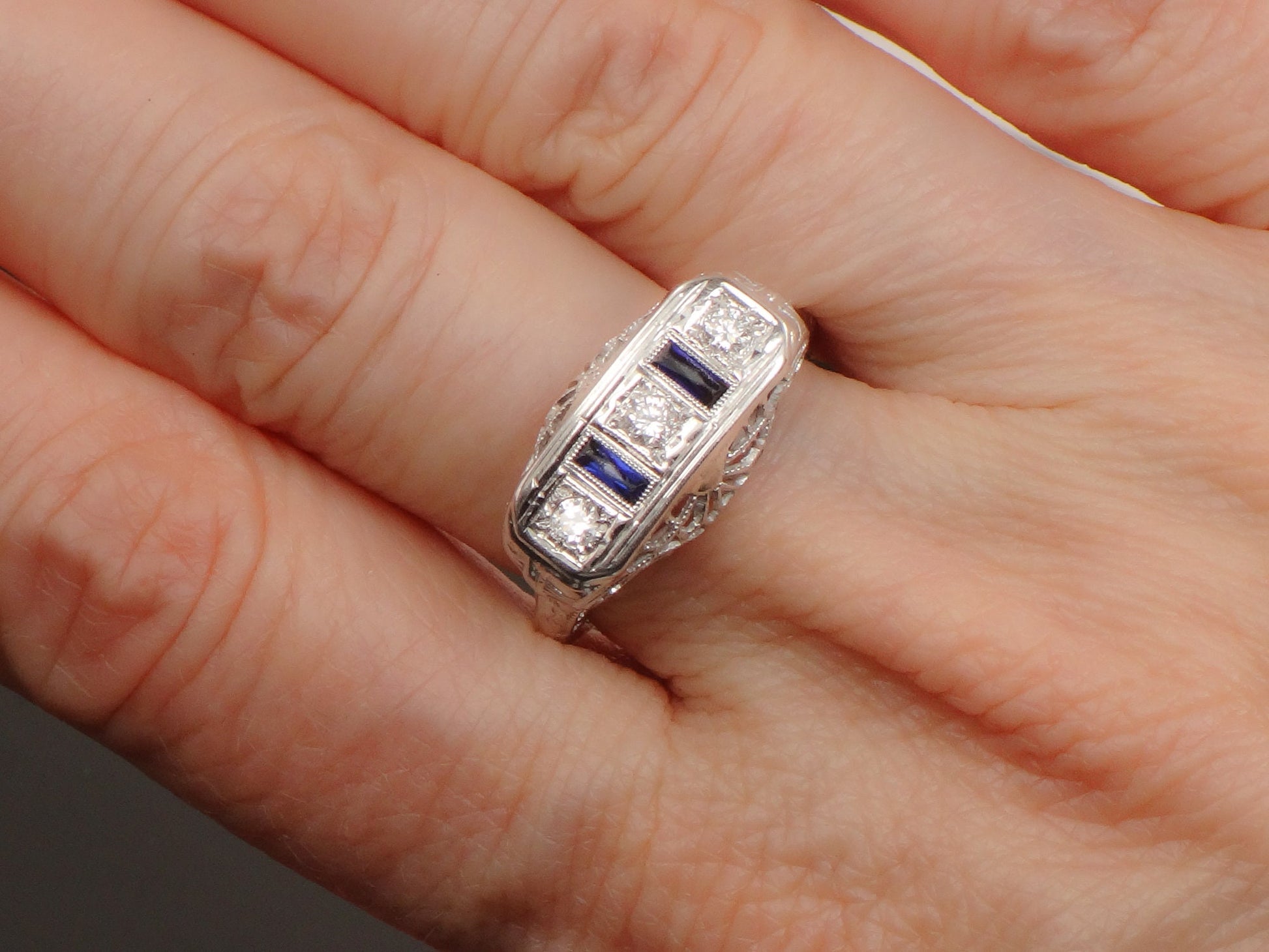 Vintage 18k White Gold Sapphire and Natural Diamond Filigree Ring 1930 Art Deco Ring Three Stone Ring Size 6